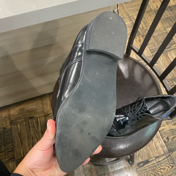 These fancy shoes - Picture 4 of 4